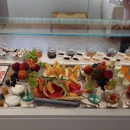 Hotel Record Ричоне Екстериор снимка