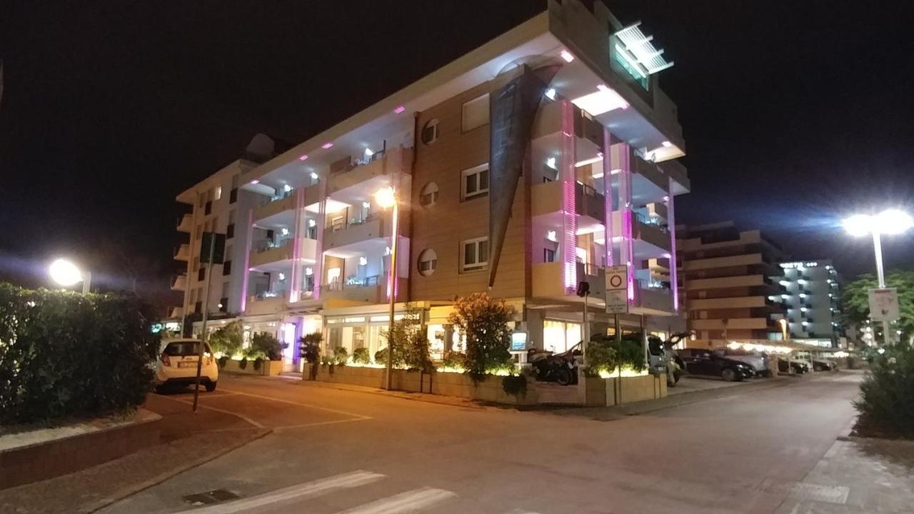 Hotel Record Ричоне Екстериор снимка