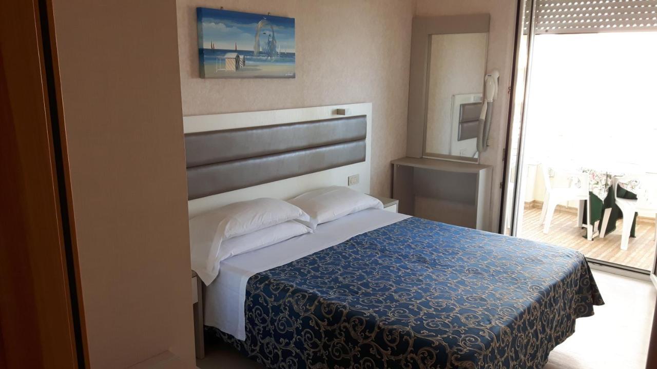 Hotel Record Ричоне Екстериор снимка