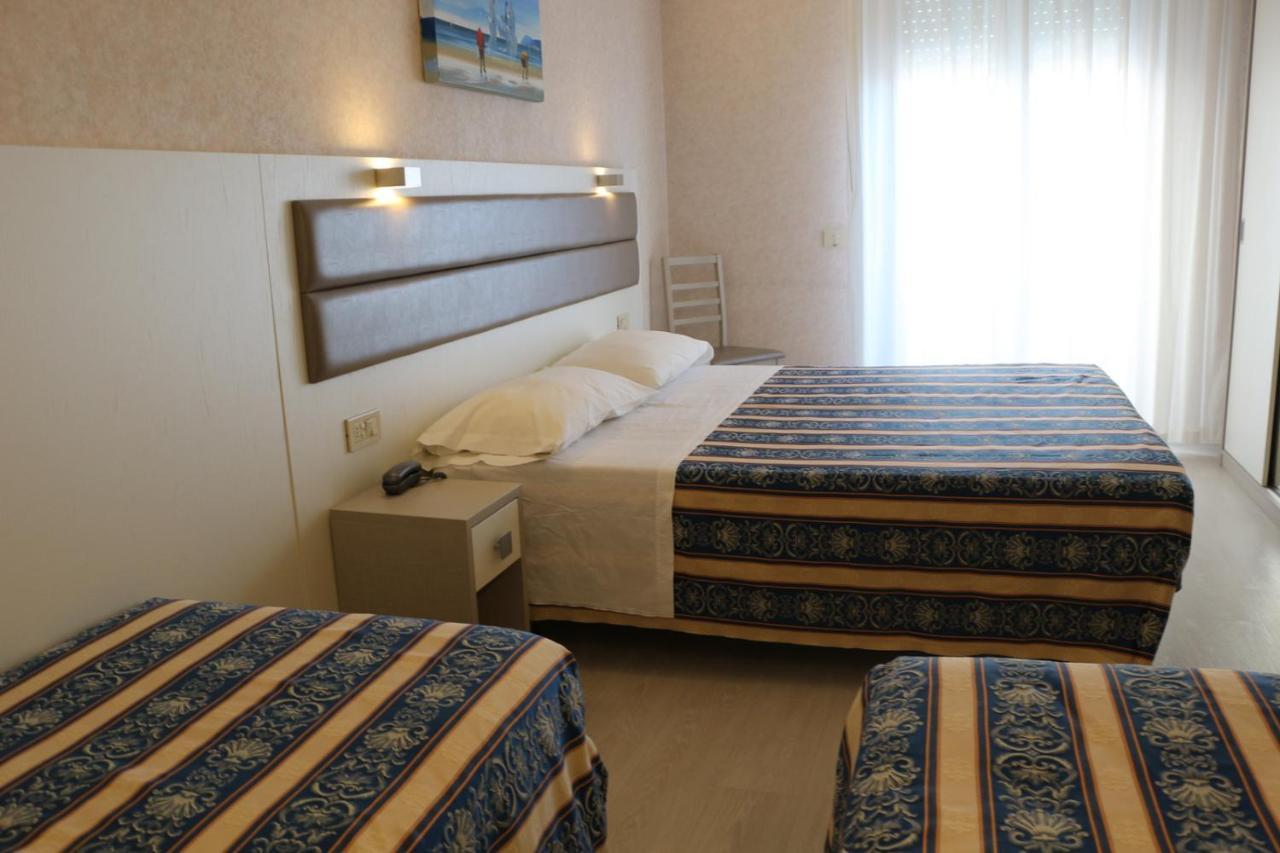 Hotel Record Ричоне Екстериор снимка